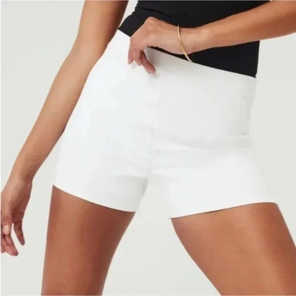 NWT Spanx On-the-Go 4” Silver Lining Technology Shorts Classic White Size L - Picture 2 of 13